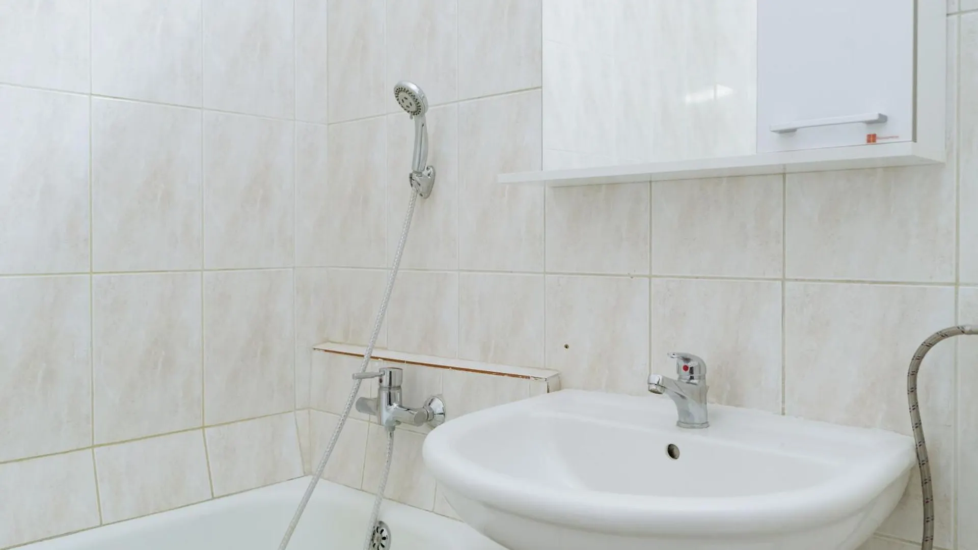The Hidden Gem Apartment Bucharest 0*,